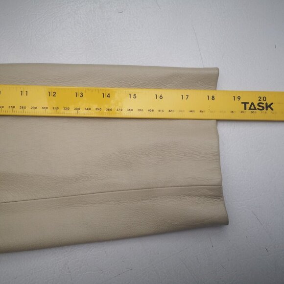 le chateau Ladies Size XL Cream Button Closure Cropped Leather Jacket/Blazer - Picture 8 of 9